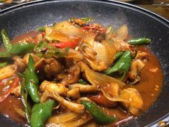 干锅火爆牛蛙-小草大排档(北沙坡店)
