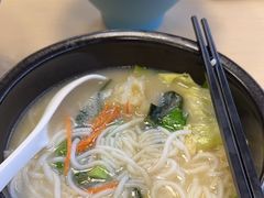 -灵芝妹子海鲜米线(香炉礁山姆店)