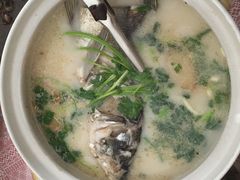 砂锅鱼头-天乐农家鱼头王(天目湖店)