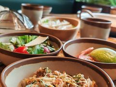 -野山舂·贵州现舂酸汤火锅(鸿通城店)