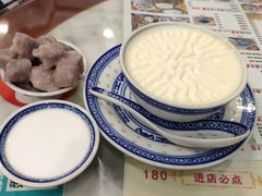 -广信牛奶甜品世家(台东店)