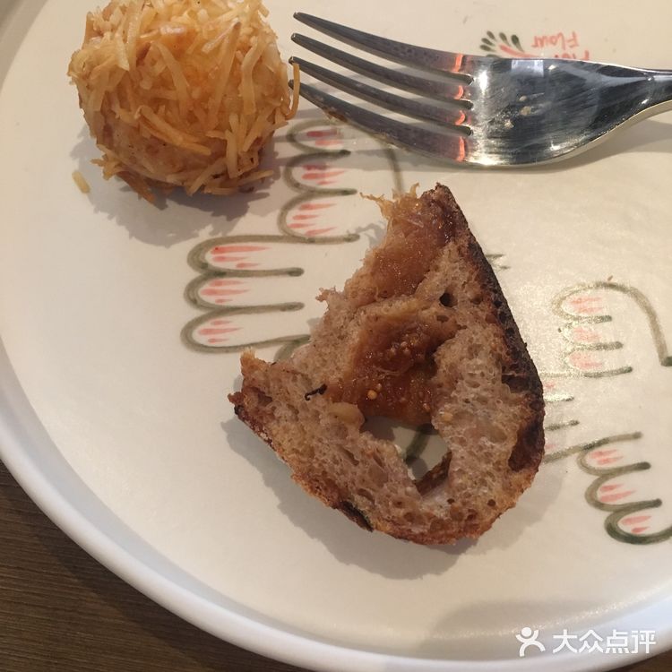 没解冻好. 我尝了下外层 椰奶味道很浓