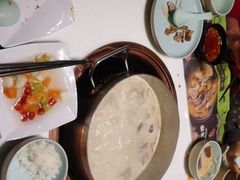 -洪氏嗨捞·猪肚鸡火锅(阳光天地店)