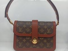 -爱革·洗衣改衣·洗鞋修鞋·洗包修包·奢侈品护理(宝地广场店)