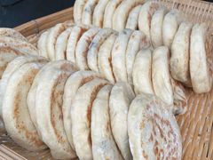 刚出炉的饼子热腾腾-眼镜粑粑