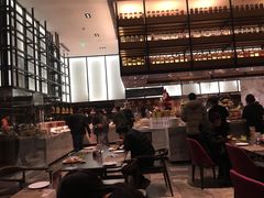 -飨食汇全日制餐厅·昆山皇冠假日酒店(九方店)