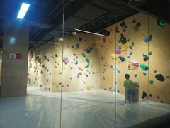-ROCKPLUS攀岩馆(环宇城店)