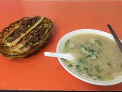 -河间正宗驴肉火烧(宾水西里店)