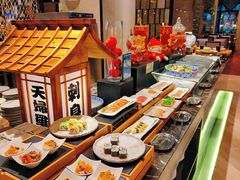 -广州万富希尔顿酒店·感趣自助餐厅·金秋蟹宴生蚝海鲜刺身