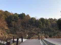 -梅岭月亮湾山体公园