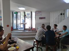 -宝瑞门钉肉饼店