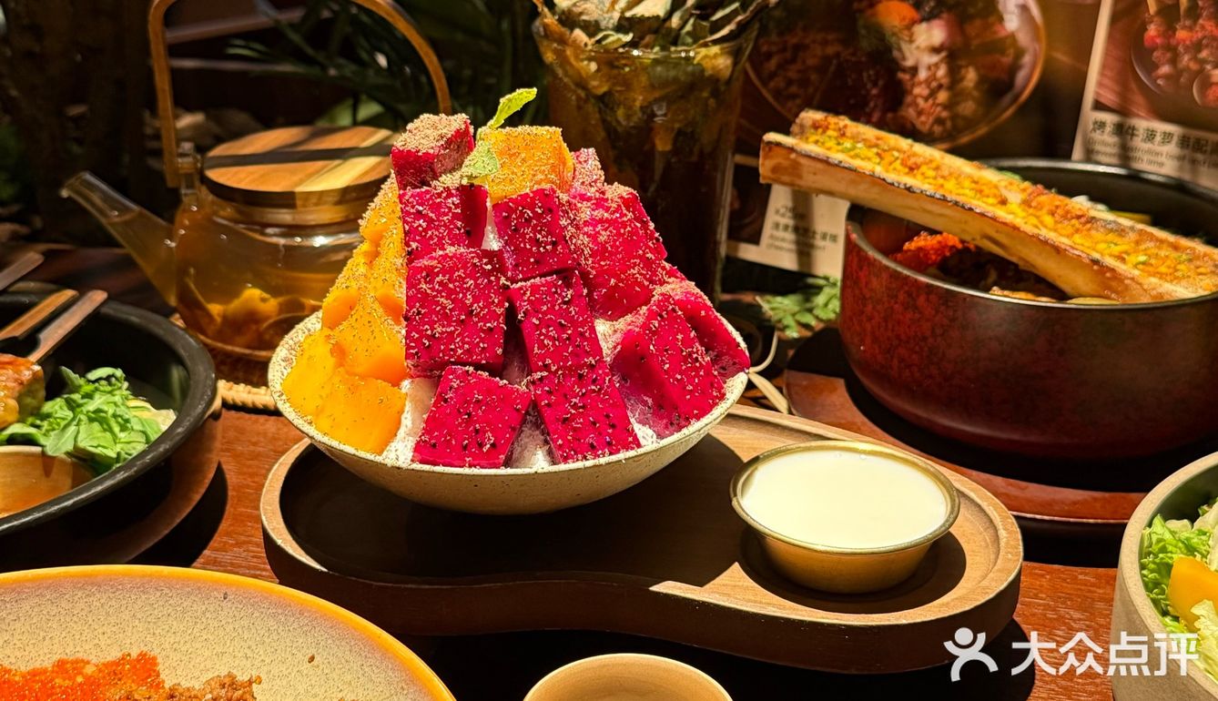 这里的每一道菜都仿佛一道艺术品，尊的好适合闺蜜小聚