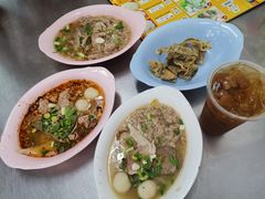 炸鱼皮-榮泰米粉湯(Left Shop)