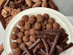 -Laderach 莱德拉(上海环贸iapm店)