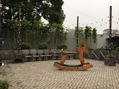 -几个木匠匠人厨房