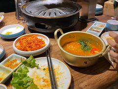 -明洞阿姨·韩式酱蟹烤肉·创意料理(三元桥店)