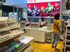 -名创优品(北京新中关购物中心地铁层店)
