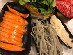 -鲜入围煮花胶鸡海鲜火锅