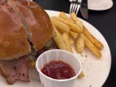 -瑞食酒馆 La Taverne Suisse
