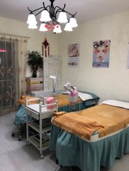 -荟草堂专业祛痘修护中心