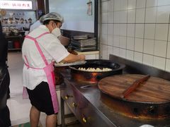 -黄阿姨锅贴大王(万航渡路店)