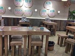 -云阿蛮云南生烫牛肉米线(奉贤路店)