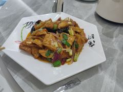 -何适山庄·团餐住宿(水长城P2停车场店)
