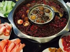 -渝嘴小老弟老火锅(华新村店)