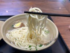 -亮亮面馆(经六路店)