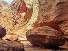 -天山神秘大峡谷