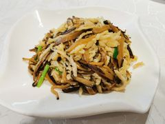 香菇滑鸡丝-马凯餐厅(长椿街店)