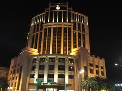 -茂名熹龙国际大酒店(人民广场高铁站店)