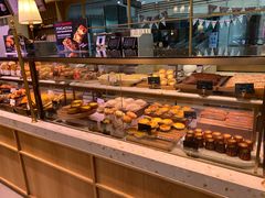 面包甜点陈列柜-巴黎贝甜(阳光上东店)