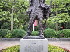 -英雄广场