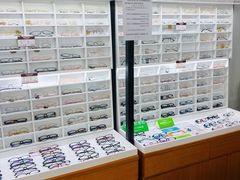 -视野联行眼镜•蔡司•依视路(温江店)