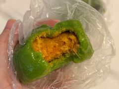 蛋黄肉松青团-沈大成(南京东路店)