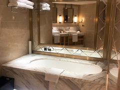 -上海中航虹桥机场泊悦酒店