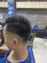 -阿兵荣辉美容理发有限公司