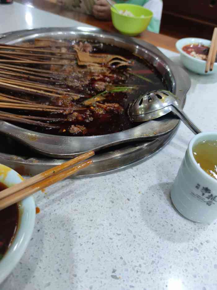 打分 70 /人 这家在杨柳街还是开了10几年了,生意一直很好,现在店内