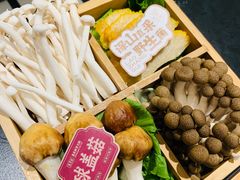 -廖掌柜·重庆鲜货火锅(上海首店)