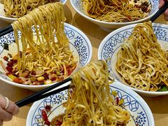 -李与白包子铺(桐梓林店)