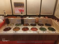 自助调料区-悦来悦牛潮汕牛肉火锅(大浪店)