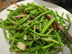 芦蒿干子-八张桌子(老店)