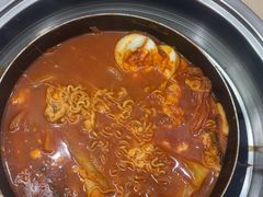 -三清洞摩西韩式年糕火锅(威高广场店)