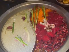 -沸炉重庆老火锅(军事博物馆店)