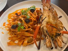 -Chom Cafe and Restaurant