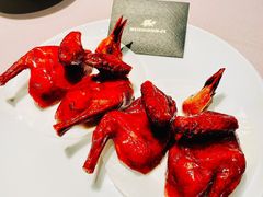 脆皮乳鸽-荣轩(新荣记环球金融中心店)