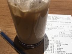 冰滴香草奶油拿铁咖啡-Coffee@Works(仁川国际机场店)