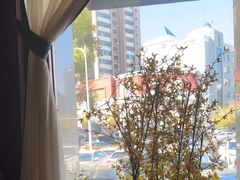 -八府香鸭·啫啫煲(华山路店)