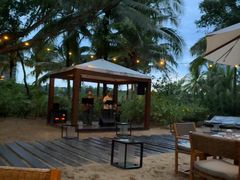 -三亚艾迪逊酒店·海滩烧烤 BARBACOA·现场乐队·浪漫晚餐·烧烤海鲜